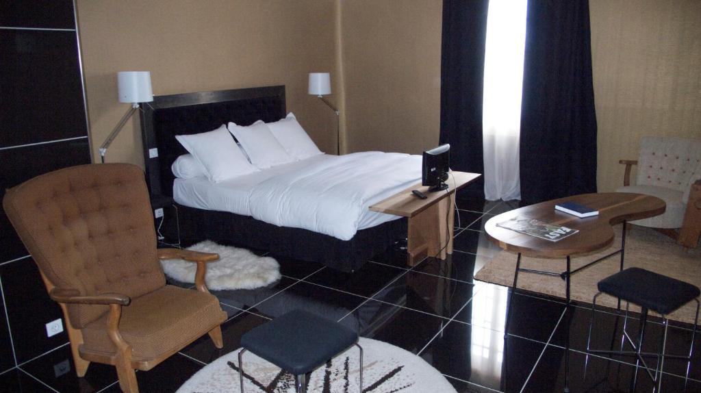 Hotel Saint Trophime Арл Стая снимка