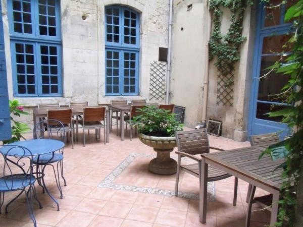 Hotel Saint Trophime Арл Екстериор снимка